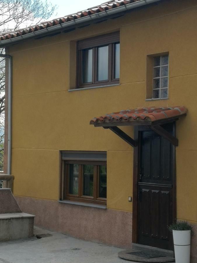 Maison d'hôtes Casa Nueva à Salas  Extérieur photo